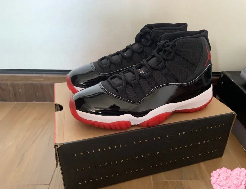 Black Red High Top Sneakers Men Retro Basketball Shoes