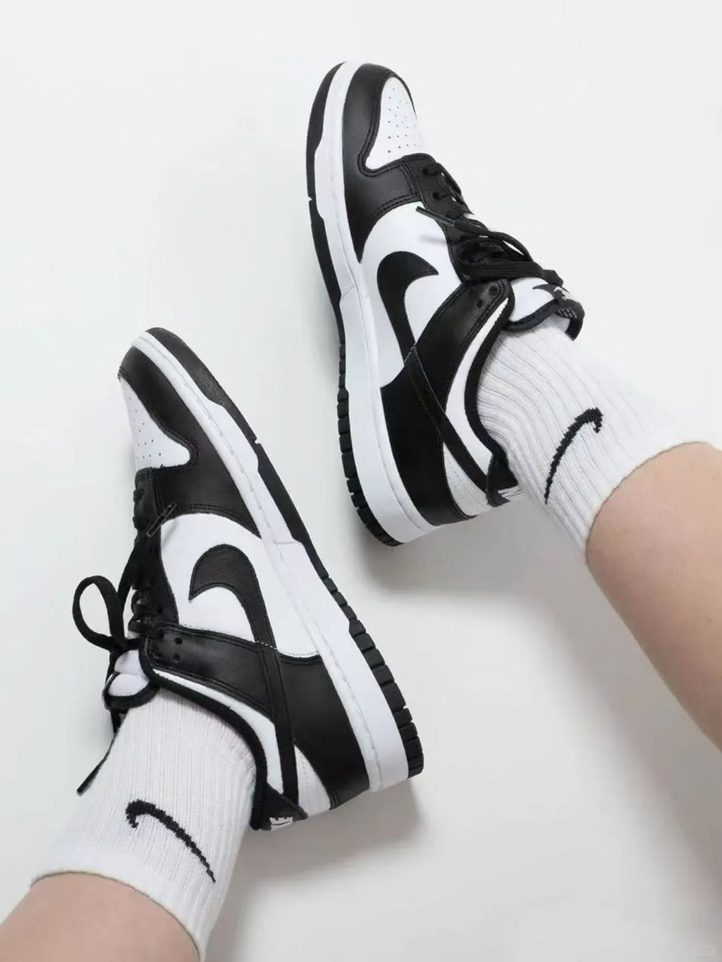 Black White Low Top Sneakers Men Retro Casual Skate Shoes