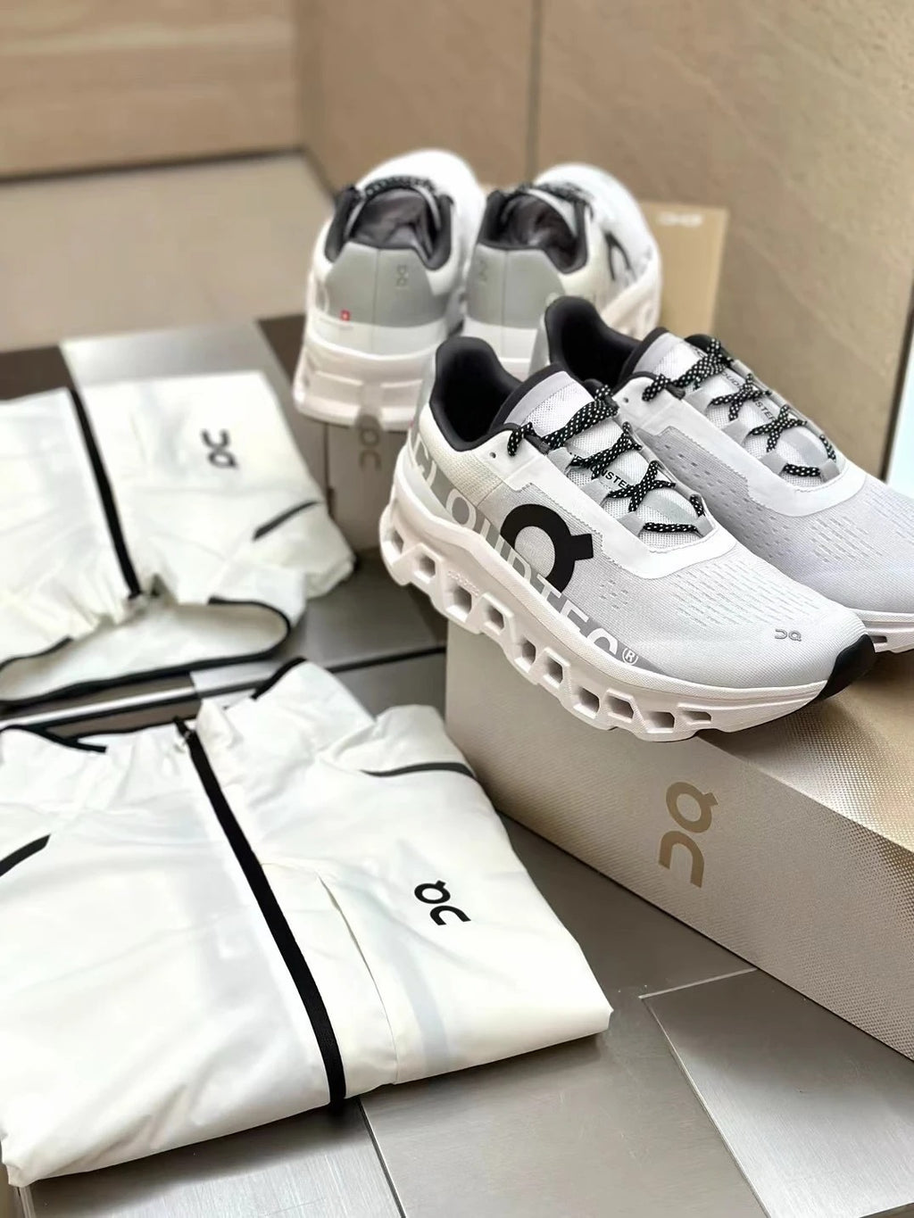 White Low Top Sneakers Men Retro Casual Running Shoes