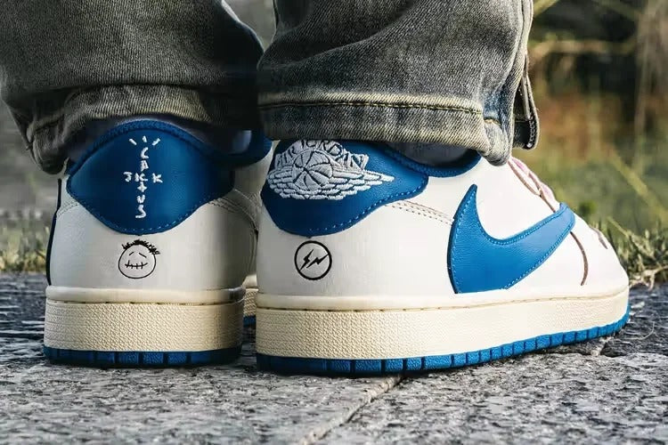 Cream Blue Low Top Sneakers Men Retro Casual Skate Shoes