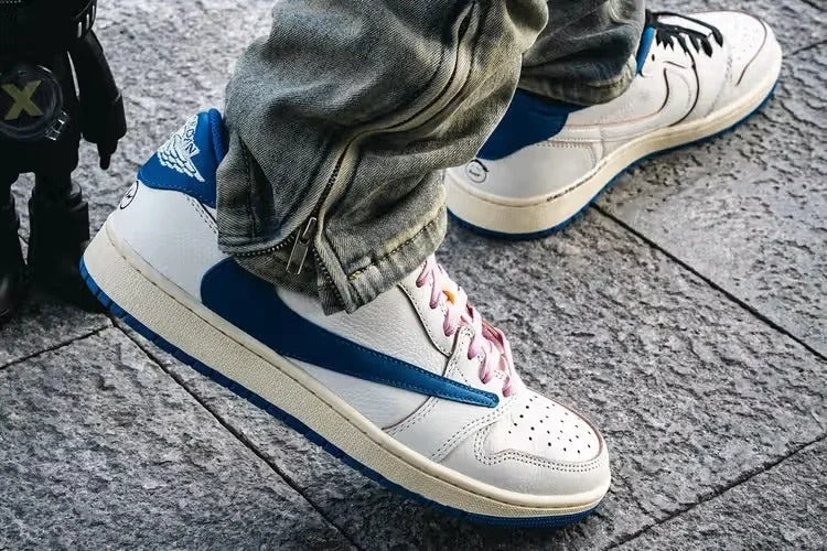 Cream Blue Low Top Sneakers Men Retro Casual Skate Shoes
