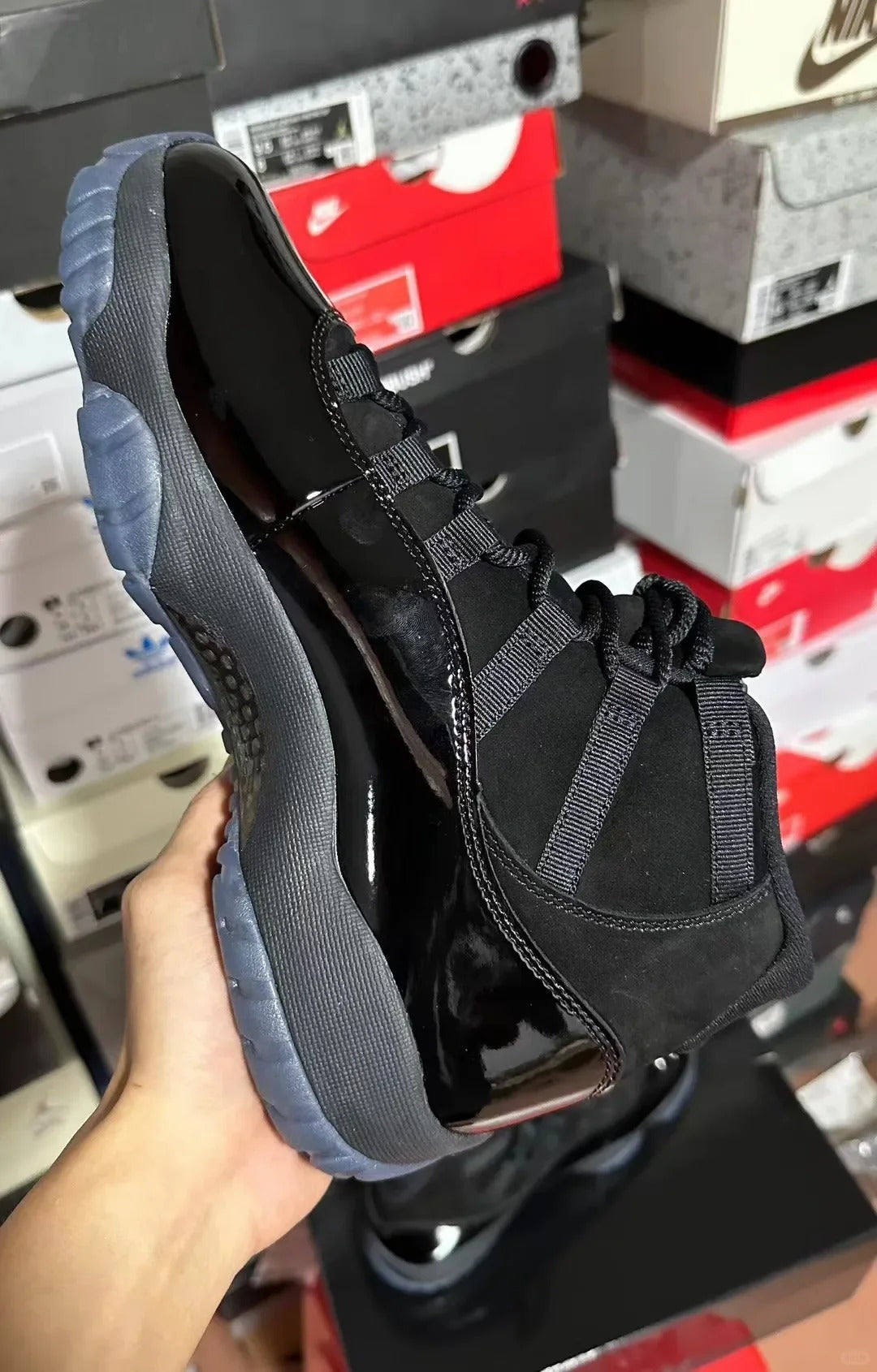 Black High Top Sneakers Men Retro Basketball Shoes