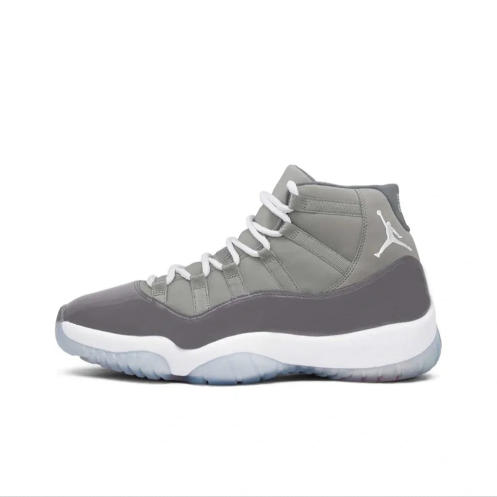Grey Mid Top Sneakers Men Retro Basketball Shoes