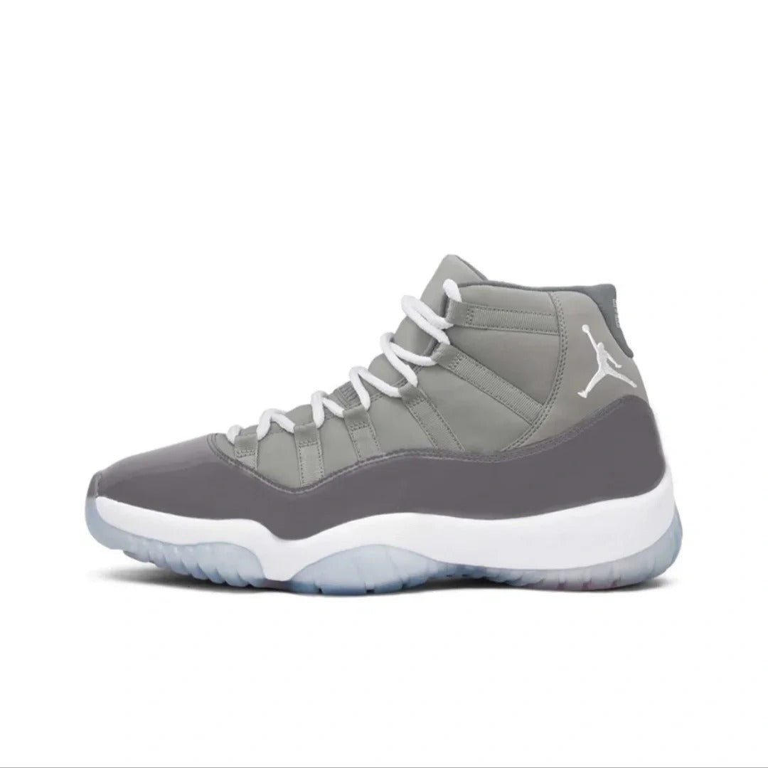Grey Mid Top Sneakers Men Retro Basketball Shoes