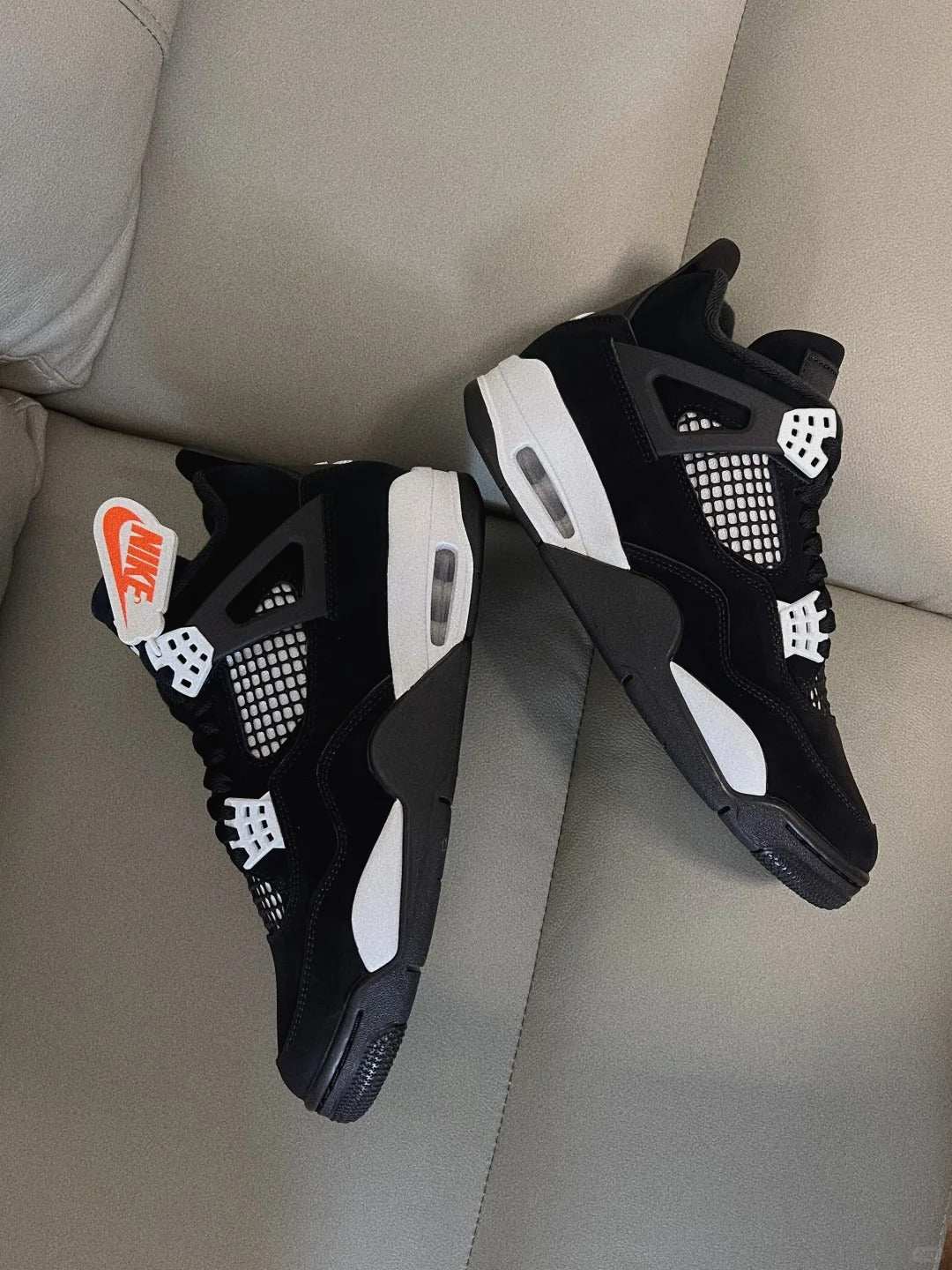 Black White High Top Sneakers Men Retro Basketball Shoes