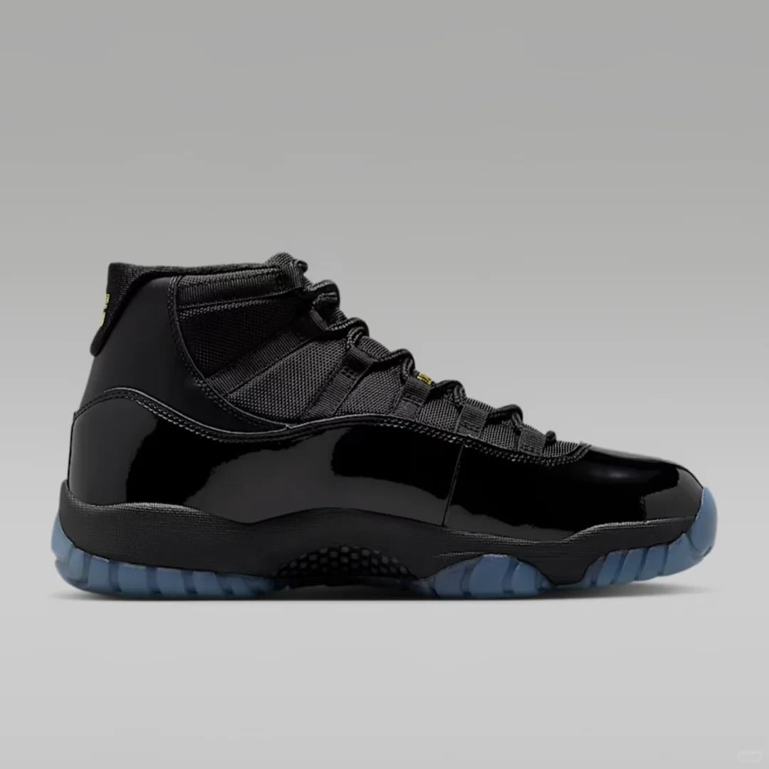 Black High Top Sneakers Men Retro Basketball Shoes