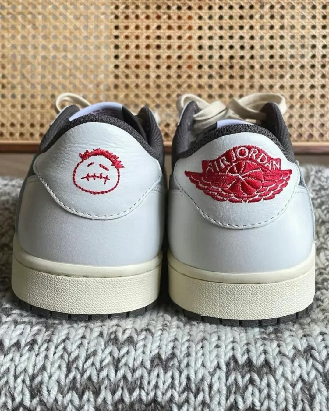Cream Brown Low Top Sneakers Men Retro Casual Skate Shoes