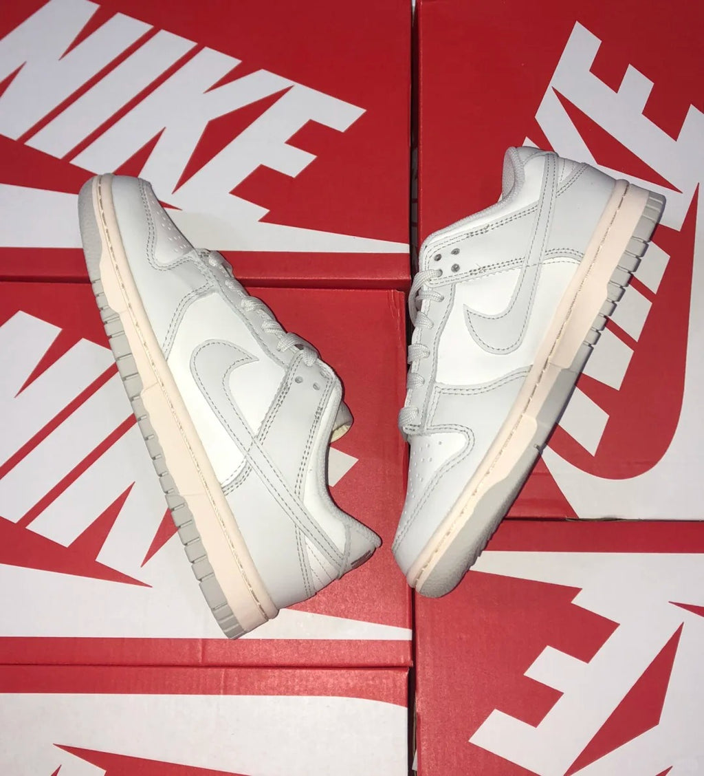 Cream Low Top Sneakers Men Retro Casual Skate Shoes