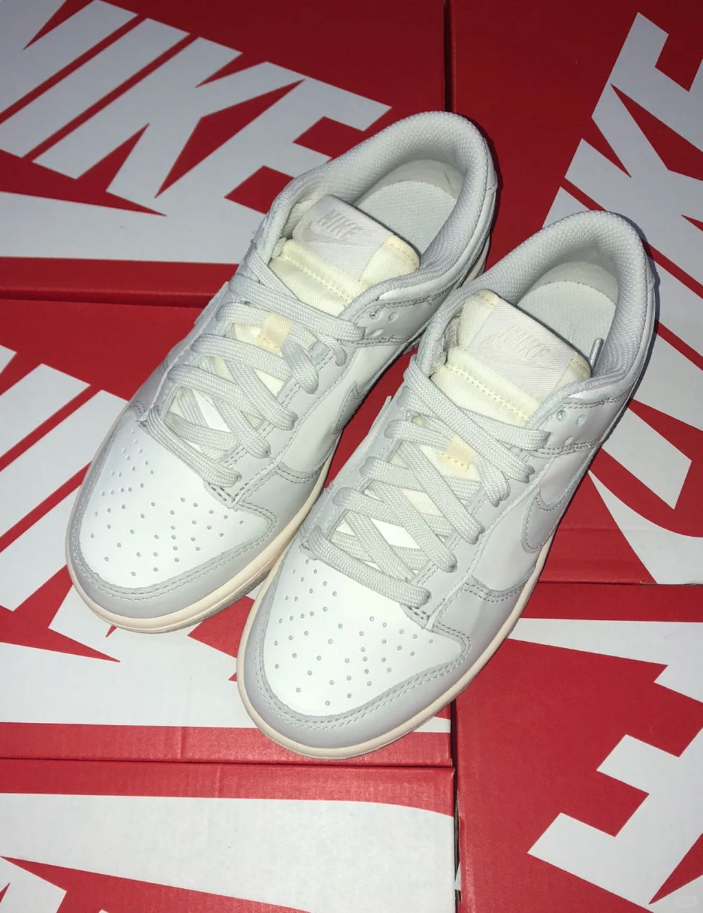 Cream Low Top Sneakers Men Retro Casual Skate Shoes