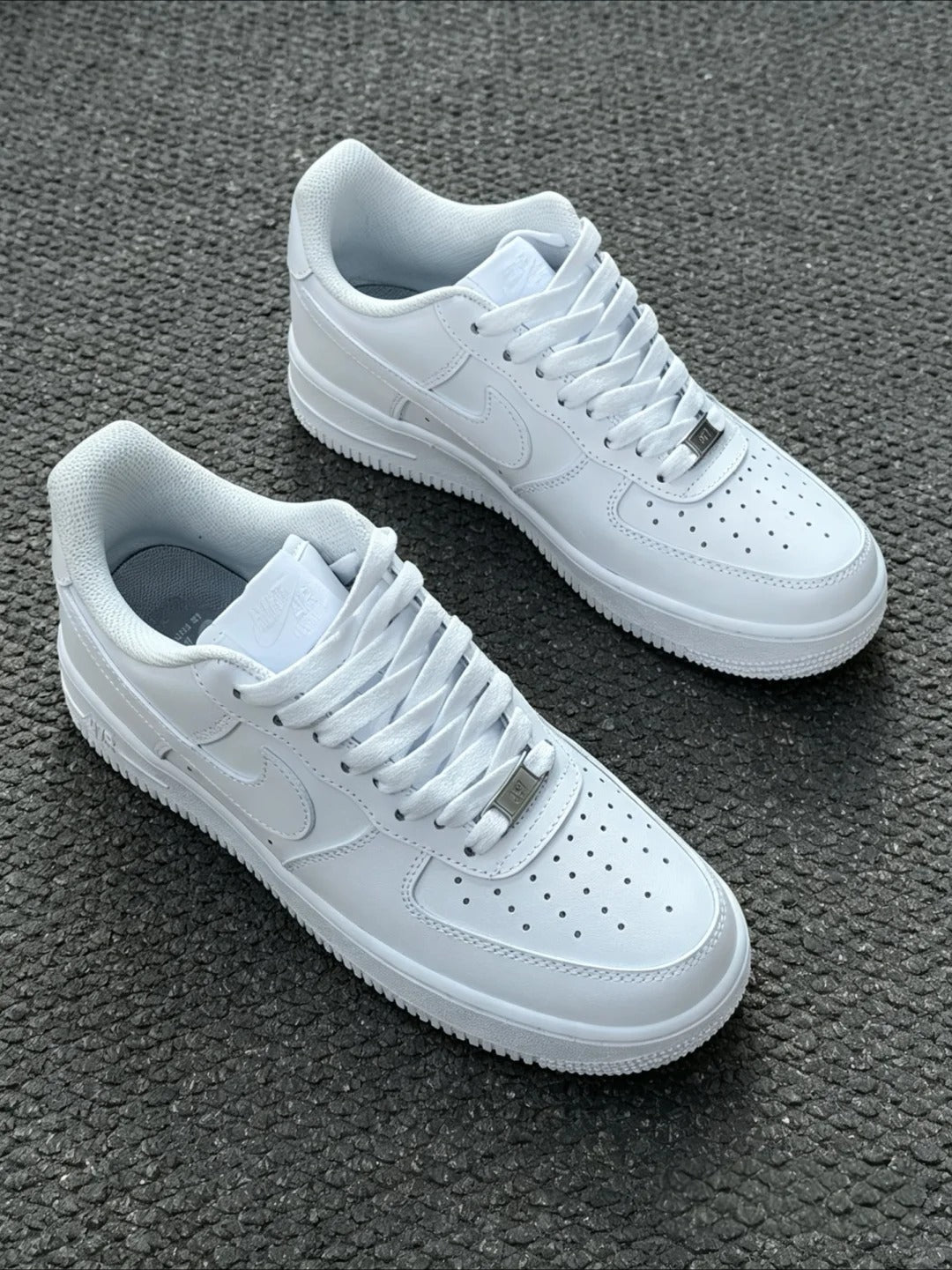 White Low Top Sneakers Men Retro Casual Skate Shoes