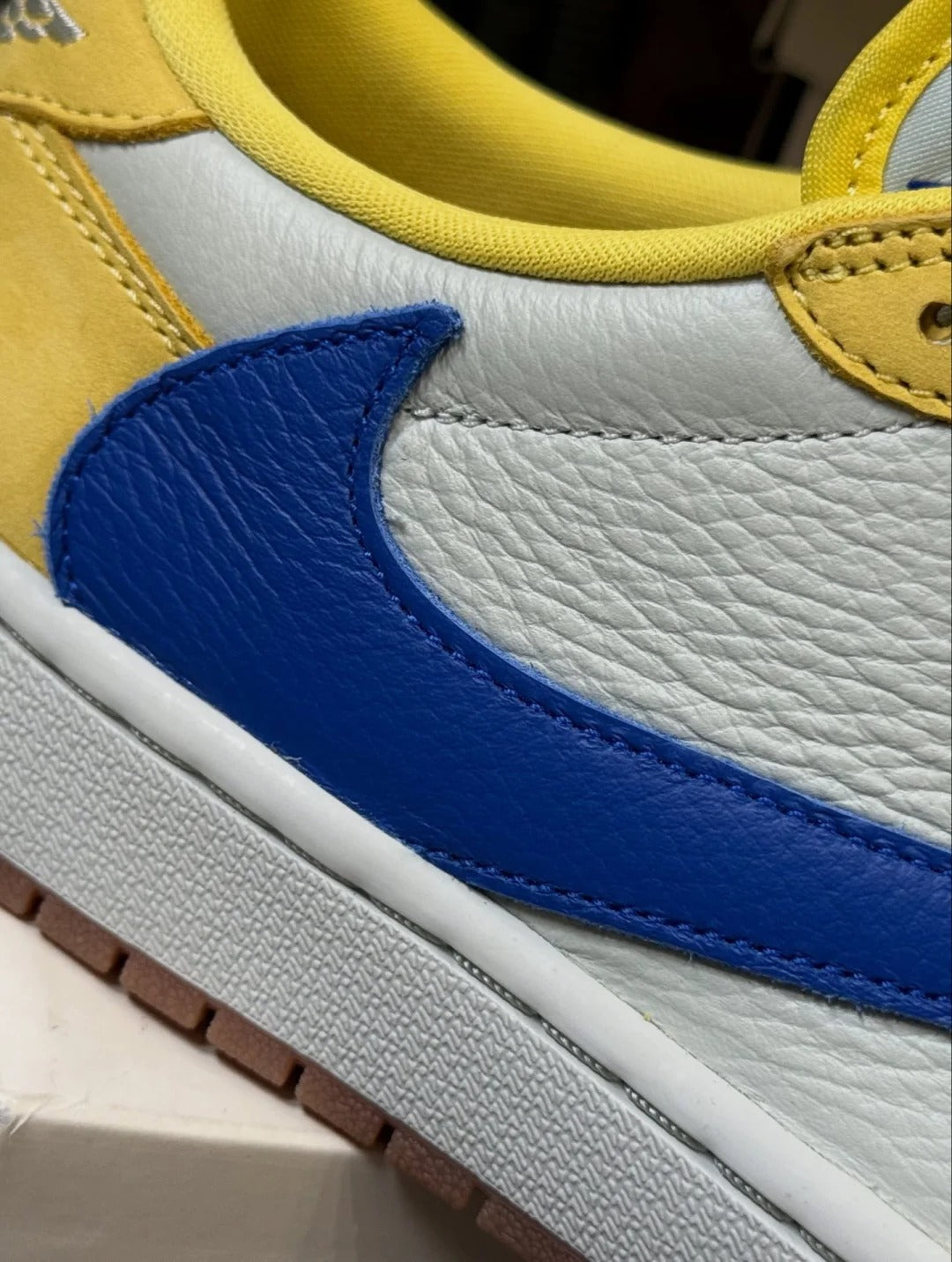Yellow Low Top Sneakers Men Retro Casual Skate Shoes