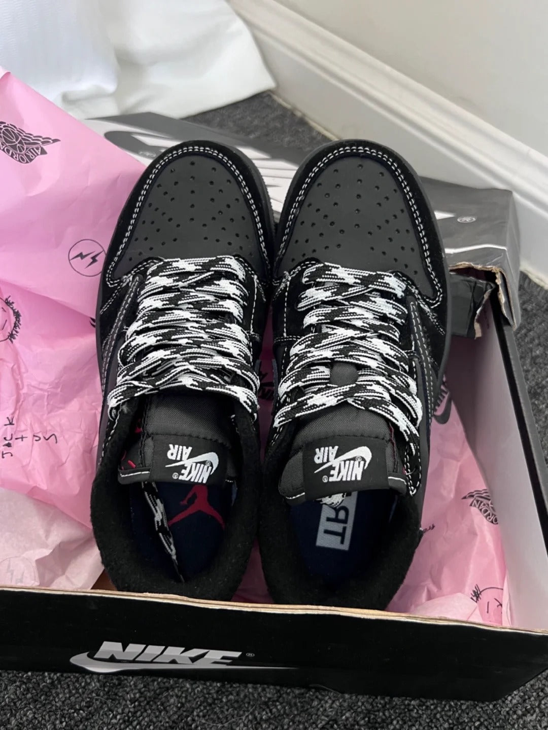 Black Low Top Sneakers Men Retro Casual Skate Shoes