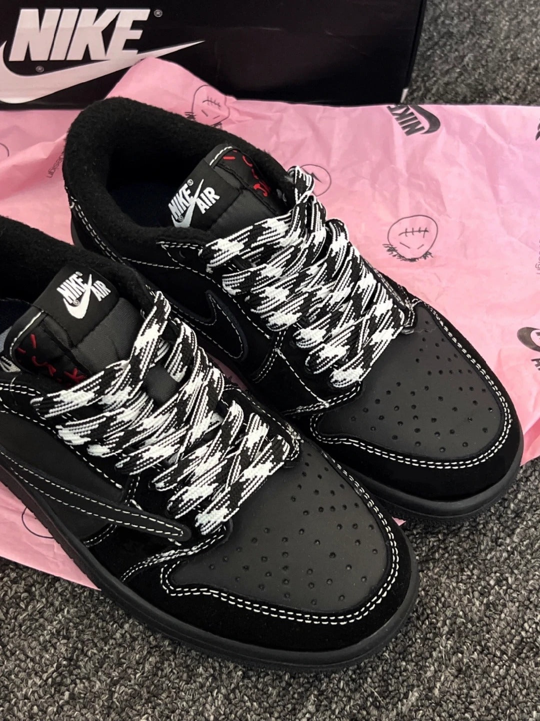 Black Low Top Sneakers Men Retro Casual Skate Shoes