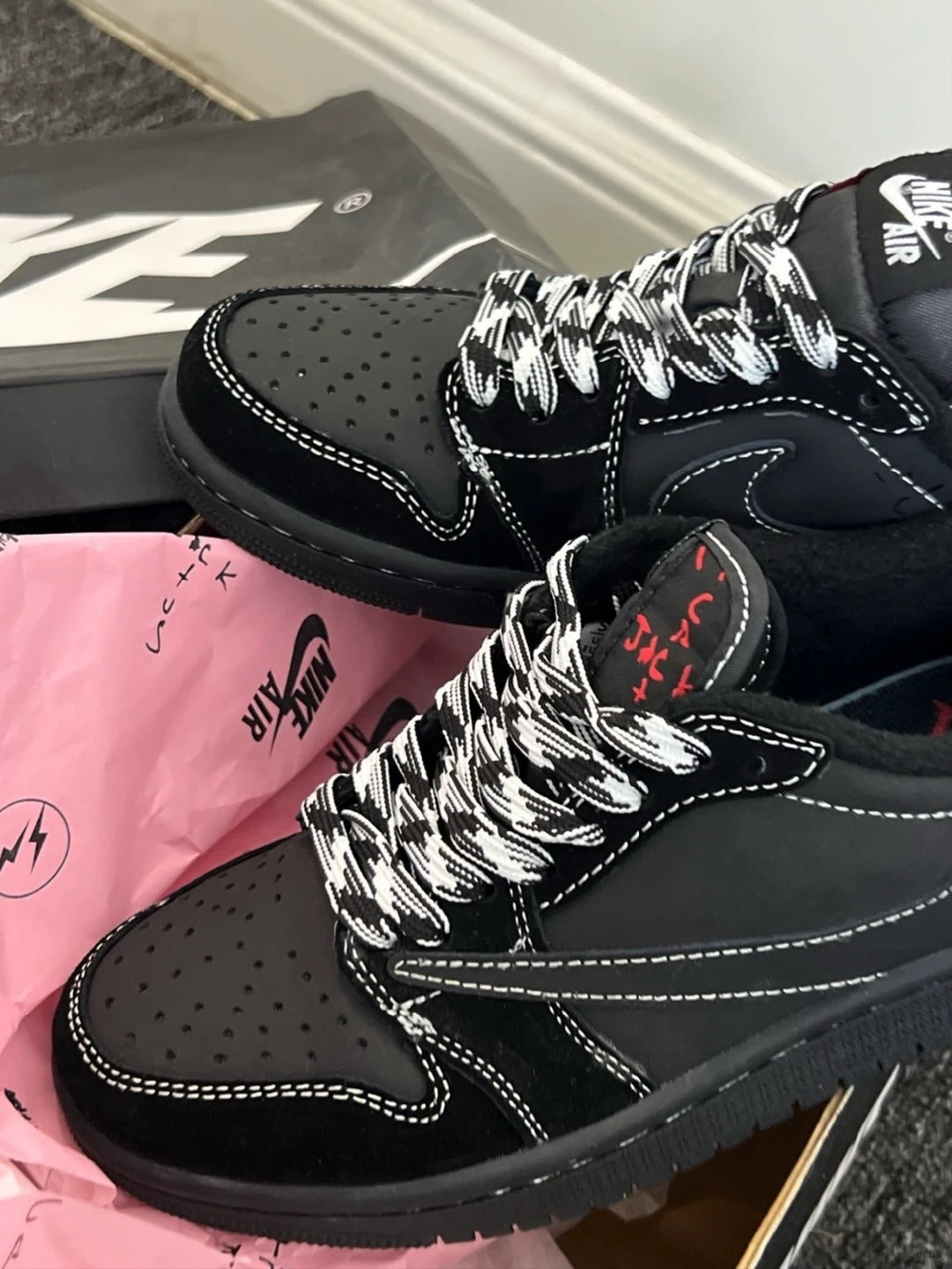Black Low Top Sneakers Men Retro Casual Skate Shoes