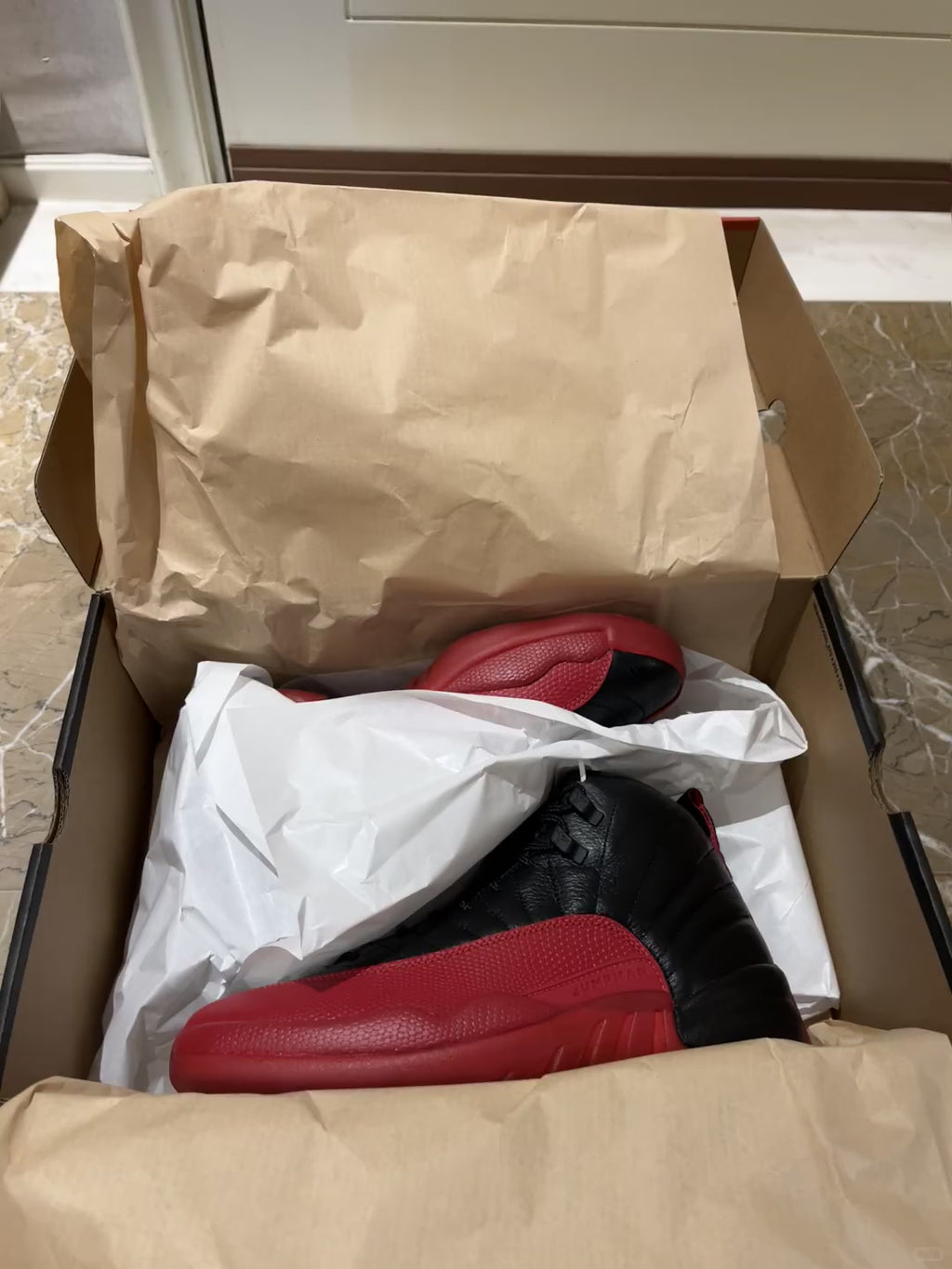 Black Red High Top Sneakers Men Retro Basketball Shoes