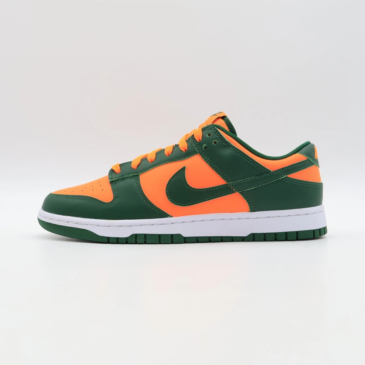Green Orange Low Top Sneakers Men Retro Casual Skate Shoes